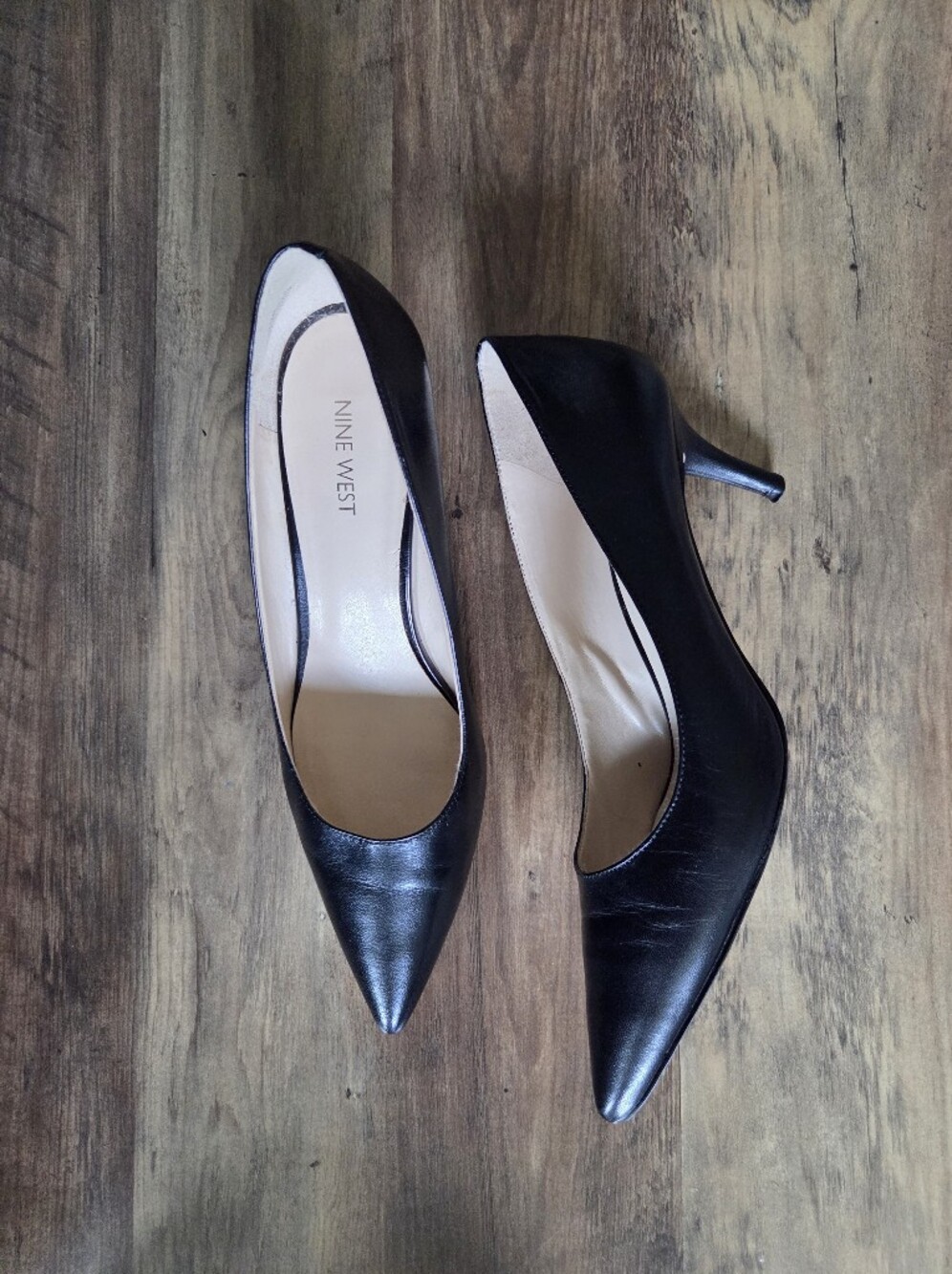 Nine West Margot Black Leather Sz 10.5 Pointed Toe Pump Mid Heel